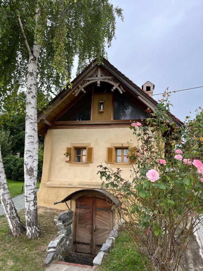 Wein Kellerstöckl Ferienhaus *